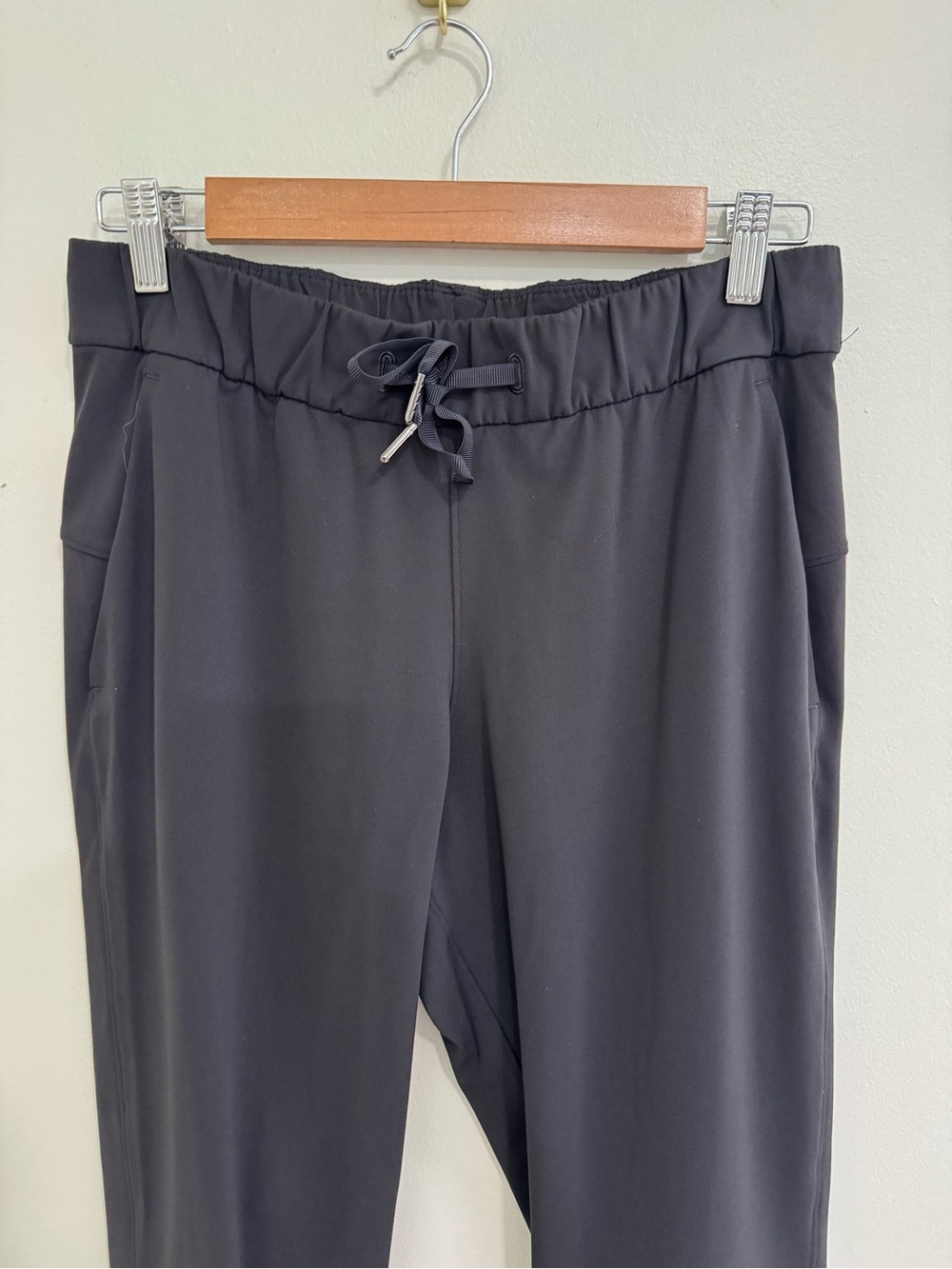 Lululemon Black On The Fly 7/8 Drawstring Pants - Picture 3 of 7